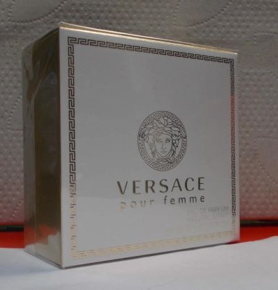 Лот: 6008869. Фото: 1. Парфюмированная вода Versace pour... Женская парфюмерия