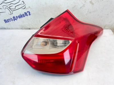 Лот: 25305407. Фото: 1. фонарь Ford Focus CB8. Двигатель и элементы двигателя