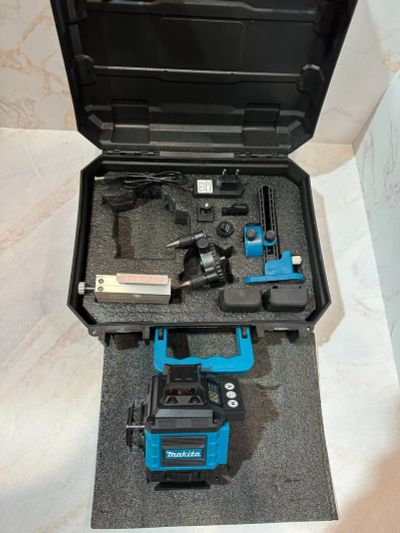 Лот: 20675357. Фото: 1. Лазерный уровень Makita MRG-16... Электроинструмент
