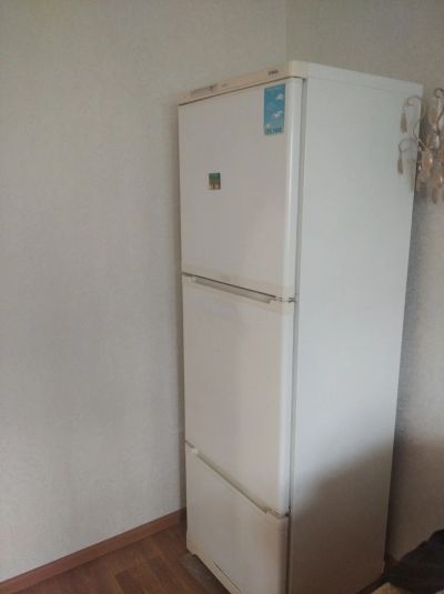 Лот: 17667773. Фото: 1. Холодильник stinol. Холодильники, морозильные камеры