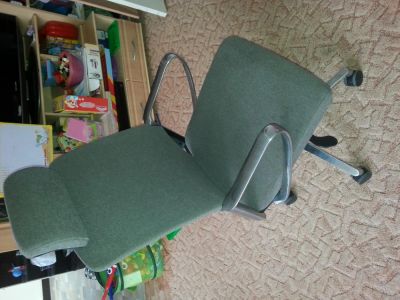 Лот: 5069031. Фото: 1. Стул руководителя металлический... Другое (офисная мебель и домашние кабинеты)