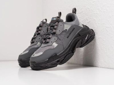 Лот: 19010668. Фото: 1. Кроссовки Balenciaga Triple S... Кеды, кроссовки, слипоны
