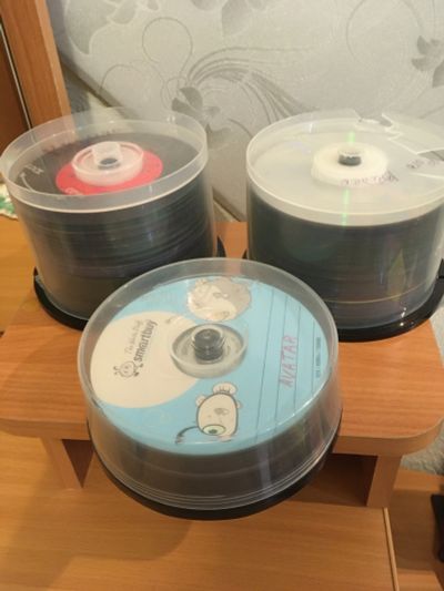Лот: 15104375. Фото: 1. Куча дисков для поделок. CD, DVD, BluRay