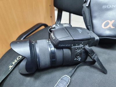 Лот: 18453737. Фото: 1. Фотоаппарат Sony Cyber-shot DSC-R1... Цифровые компактные