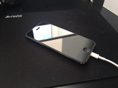 Лот: 5537689. Фото: 1. iPhone 5 16GB Black. Смартфоны