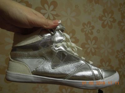 Лот: 7511587. Фото: 1. Обувь женская 41. Кеды, кроссовки, слипоны