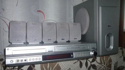 Лот: 3306119. Фото: 1. комбинированный dvd-плеер с видеомагнитофоном. DVD, Blu-Ray плееры