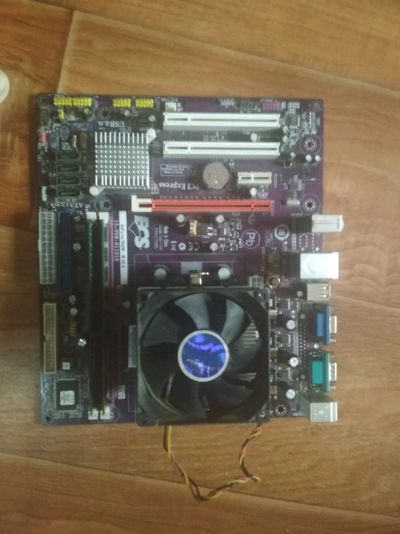 Лот: 12440861. Фото: 1. Материнская плата geforce7050m-m... Материнские платы