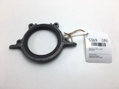 Лот: 20375194. Фото: 1. Крышка коленвала Mazda Familia... Двигатель и элементы двигателя