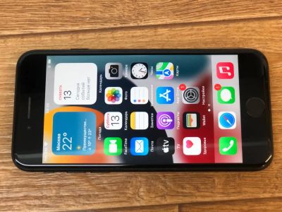 Лот: 20338416. Фото: 1. Смартфон Apple iPhone 7 32Gb Black. Смартфоны