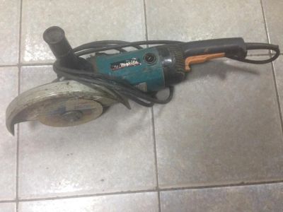 Лот: 4827188. Фото: 1. Продам болгарку Makita 9069! Только... Электроинструмент