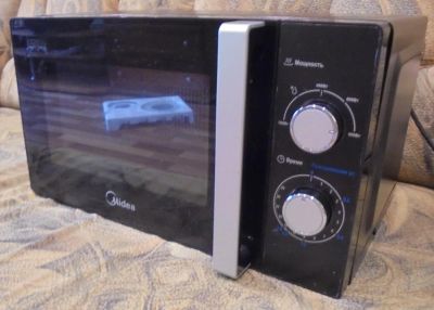 Лот: 7809249. Фото: 1. Новая Микроволновая печь Midea... Микроволновки, мини-печи