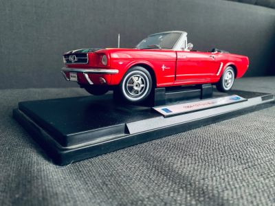 Лот: 16525941. Фото: 1. Модель 1:18 Ford Mustang ‘64. Игрушки