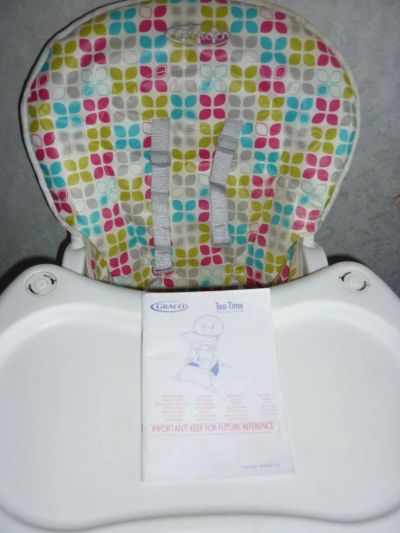 Лот: 6035201. Фото: 1. Стульчик Graco Tea-Time. Стульчики для кормления