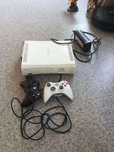 Лот: 20868542. Фото: 1. Xbox 360. Игровые приставки, консоли