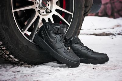 Лот: 8290021. Фото: 1. Зима Кроссовки Nike Air Force... Кеды, кроссовки, слипоны