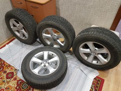 Лот: 16776028. Фото: 1. Комплект оригинальных литых дисков... Шины на дисках