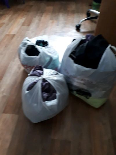 Лот: 12084733. Фото: 1. Продам 3 пакета женских вещей. Брюки, шорты