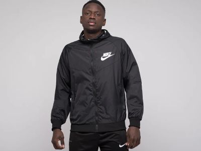 Лот: 17352355. Фото: 1. Ветровка Nike. Верхняя одежда