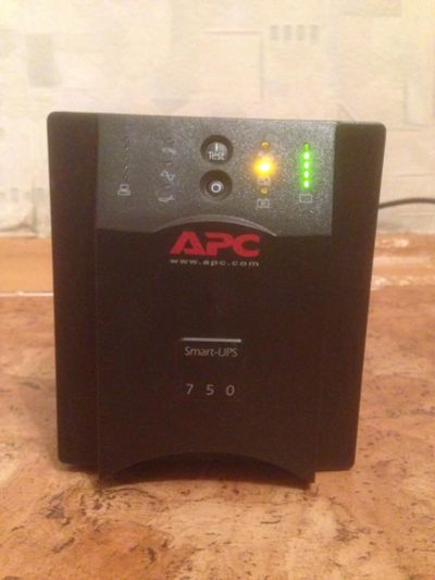 Лот: 11011123. Фото: 1. ИБП APC Smart-UPS 750. ИБП, аккумуляторы для ИБП