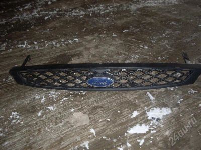 Лот: 273590. Фото: 1. Облицовка со значком Ford Focus. Кузов