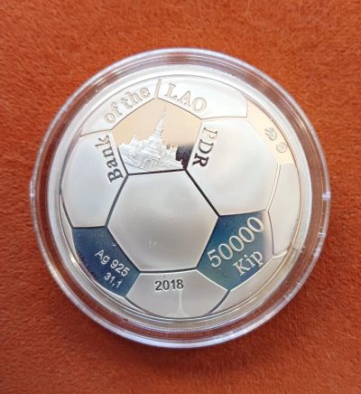 Лот: 25856726. Фото: 1. Лаос. 50000 кип 2018 Футбол, год... Азия