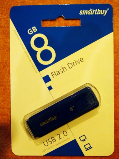 Лот: 12194776. Фото: 1. надежная флэш-диск SmartBuy 8GB... USB-флеш карты