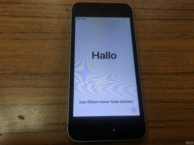 Лот: 13640089. Фото: 1. Iphone SE space gray Залочен. Смартфоны