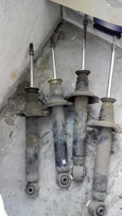 Лот: 5624977. Фото: 1. Стойки от Toyota Chaser GX100. Ходовая, подвеска, рулевое управление