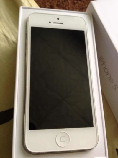 Лот: 3413278. Фото: 1. Продам iphone 5 16gb Белый В идеальном... Смартфоны