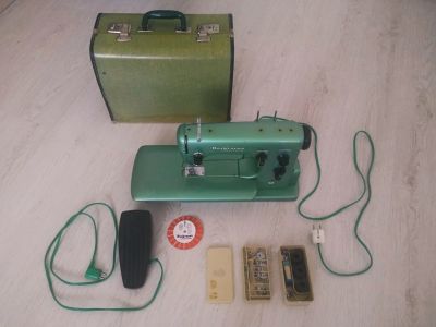 Лот: 23362266. Фото: 1. швейная машина Husqvarna. Швейная, вязальная