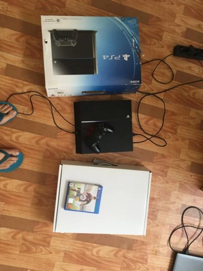 Лот: 8541425. Фото: 1. Консоль PS4. Игровые приставки, консоли