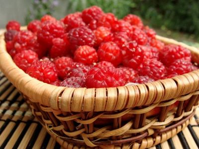 Лот: 3077895. Фото: 1. 3х литровая банка свежей малины... Домашние заготовки