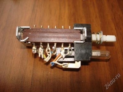Лот: 2855103. Фото: 1. переключатель с лампочкой и фиксацией. Разъёмы