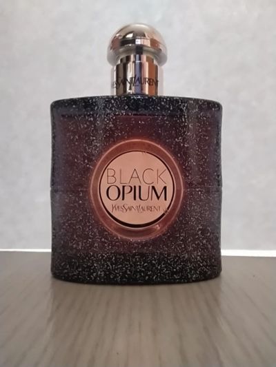 Лот: 15669979. Фото: 1. Парфюмерная вода YSL Black Opium. Женская парфюмерия