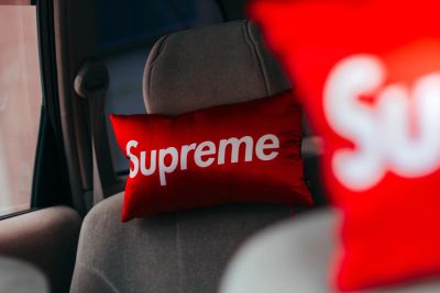 Лот: 12242097. Фото: 1. Подушка подголовник в машину Supreme. Чехлы, коврики, оплетки руля