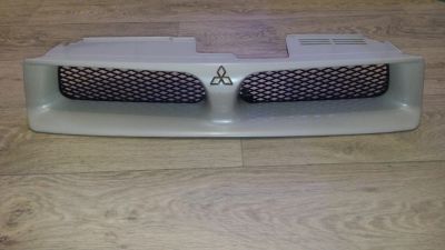Лот: 15570554. Фото: 1. Решётка радиатора Mitsubishi Galant... Кузов