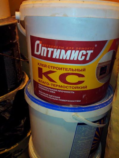 Лот: 6940784. Фото: 1. Продам клей строительный влаго-... Клеи, герметики, пена монтажная, клейкие ленты
