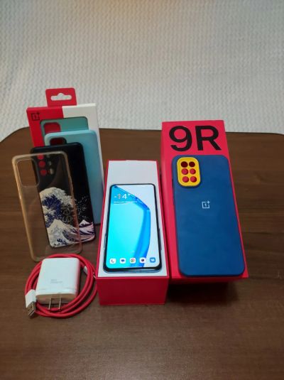 Лот: 19958439. Фото: 1. OnePlus 9r 8/256. Смартфоны