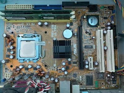 Лот: 13151556. Фото: 1. Системный блок (ASUS P5V-VM ULTRA... Процессоры