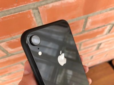 Лот: 15935554. Фото: 1. iPhone XR 64Gb. На гарантии. В... Смартфоны