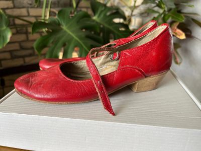 Лот: 25439181. Фото: 1. Туфли для девочки. Туфли