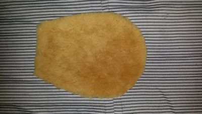 Лот: 6322673. Фото: 1. пластина цигейки округлой формы... Ткани, нитки, пряжа
