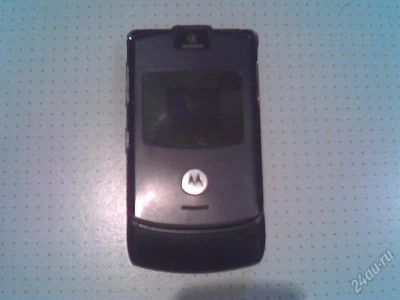 Лот: 1064706. Фото: 1. Motorola v3 и Samsung r210. Кнопочные мобильные телефоны