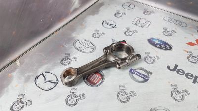 Лот: 23587499. Фото: 1. Шатун Mitsubishi Canter 4M51 ME240055. Двигатель и элементы двигателя