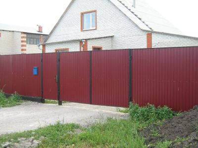 Лот: 5858252. Фото: 1. Забор профнастил цветной. Ворота, заборы, шлагбаумы