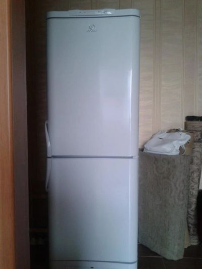 Лот: 4282437. Фото: 1. Холодильник indesit. Холодильники, морозильные камеры