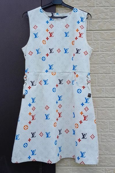 Лот: 25669725. Фото: 1. Платье Louis Vuitton, размер S... Платья