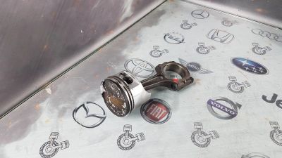 Лот: 23587828. Фото: 1. Поршень с шатуном Mazda Bongo... Двигатель и элементы двигателя