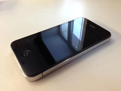 Лот: 3929464. Фото: 1. Продам Iphone 4 чёрный 32Gb (в... Смартфоны